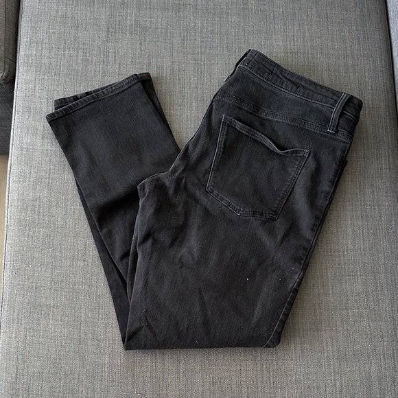 Universal Thread Women's High Rise Slim Straight Black Jeans - Picture 1 of 4